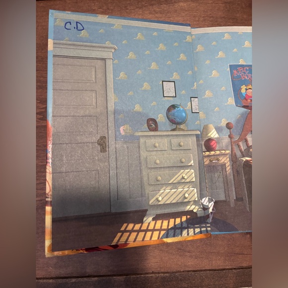 Disney Colorful Storybook Collection of 4 hardcover classic books - Picture 12 of 12